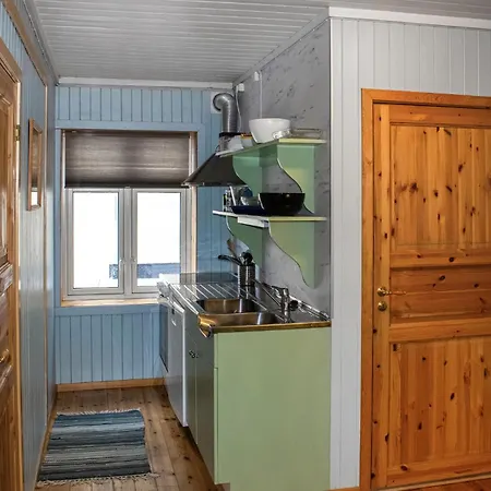 Holiday home Amazing In With Kitchen Flisa
